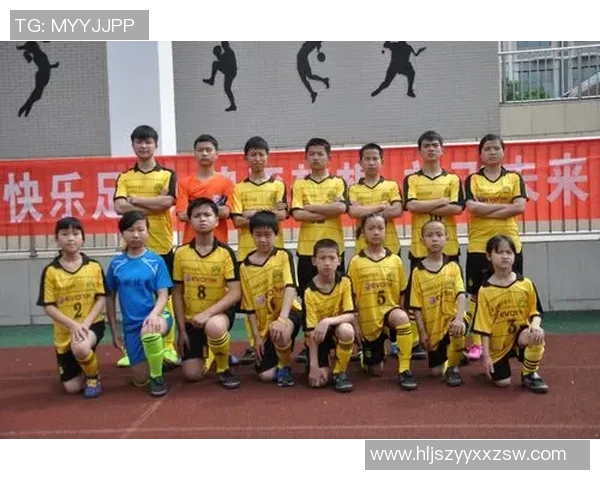 激情四溢的校园学生足球赛点燃青春梦想展现团队精神与竞技风采